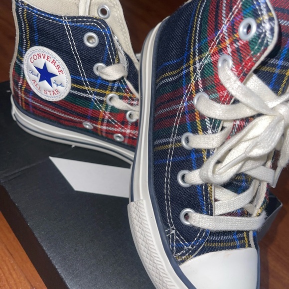 Like new little girl converse - Picture 2 of 3